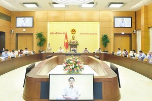 Ủy ban Thường vụ Quốc hội thảo luận về Dự thảo Luật Đất đai (sửa đổi) trong phiên họp chuyên đề pháp luật tháng 9/2022. Ảnh: D.L