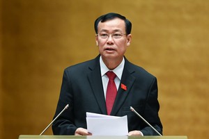 Chủ nhiệm Ủy ban Quốc phòng và An ninh của Quốc hội Lê Tấn Tới trong phiên họp sáng 21/10.