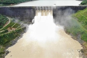 Hồ thuỷ điện Sông Tranh 2 phải xả tràn
