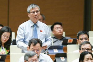 Đại biểu Nguyễn Anh Trí (Hà Nội) chất vấn Thủ tướng.