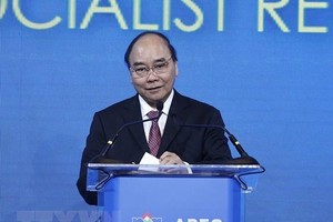 Chủ tịch nước Nguyễn Xuân Phúc phát biểu tại APEC CEO Summit 2022. (Ảnh: TTXVN)