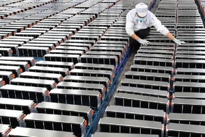 Trong báo cáo Triển vọng năng lượng thế giới năm 2022, Cơ quan Năng lượng Quốc tế cho biết Trung Quốc cung cấp khoảng 60% nguồn cung hóa chất lithium toàn cầu. Ảnh: AFP