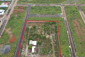 Khu đất được đưa ra ngoài quy hoạch khi thực hiện dự án “Xây dựng khu đô thị mới phía đông thị trấn Chư Sê, huyện Chư Sê”. Ảnh: T.C