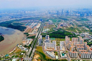 UBND TP.HCM đang xin ý kiến về hệ số điều chỉnh giá đất năm 2023 trên địa bàn Thành phố. Ảnh: Lê Toàn