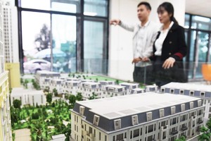 Thêm sắc thuế mới, giá bất động sản sẽ càng tăng. Ảnh: Dũng Minh 