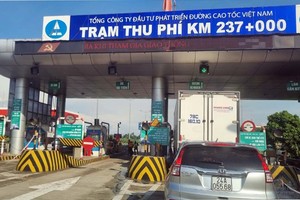 Một trạm thu phí trên cao tốc Nội Bài - Lào Cai.