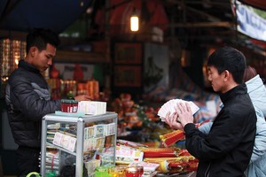 Nhu cầu tiền lẻ mới tăng cao dịp Tết. Ảnh: Dũng Minh 