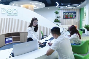 Thị trường chứng khoán năm 2022 giảm điểm kéo dài, nhưng vẫn thu hút nhiều nhà đầu tư mới