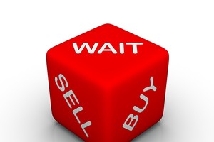 Tùy vào thời điểm để quyết định đưa ra giá mua, giá bán phù hợp, nếu không, già néo sẽ đứt dây.