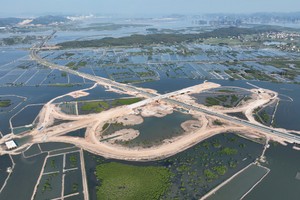 Nút giao Hạ Long Xanh được triển khai đầu tư trên diện tích 77,6 ha, thuộc phường Tân An, TX Quảng Yên, nối với cao tốc Hạ Long - Hải Phòng tại Km6+700. Ảnh: Đỗ Phương