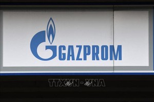Biểu tượng Tập đoàn khí đốt Gazprom của Nga ở Gelsenkirchen, miền Tây Đức. Ảnh: AFP/TTXVN