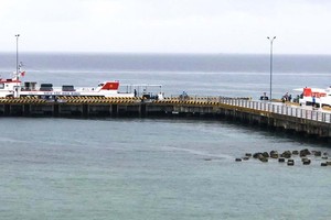 Cảng Bến Đình đã được đưa vào sử dụng từ ngày 10/7/2022, nhưng tàu rất khó cập cảng khi có gió Nam, sóng mạnh