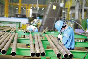 Hai tháng qua, vốn đầu tư nước ngoài điều chỉnh tiếp tục giảm mạnh. Trong ảnh: Nhà máy của Doosan Vina tại Quảng Nam