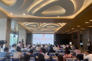 Phiên thẩm tra sáng 26/4 của Uỷ ban Kinh tế của Quốc hội.