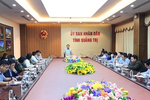 UBND tỉnh Quảng Trị đã có buổi làm việc với các sở, ngành, địa phương về tình hình hoạt động của các cơ sở, nhà máy chế biến dăm gỗ vào tháng 3/2023 để có định hướng phát triển cụ thể. Nguồn: quangtri.gov.vn