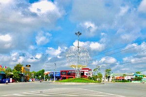 Vòng xoay thị trấn Cái Nhum, huyện Mang Thít, tỉnh Vĩnh Long