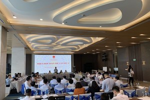 Phiên họp thẩm tra Dự án Luật Đất đai (sửa đổi ) của Uỷ ban Kinh tế. 