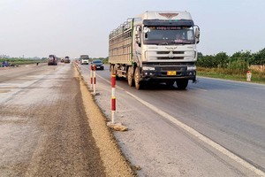 Thi công Dự án Tuyến đường bộ nối đường cao tốc Hà Nội - Hải Phòng với đường cao tốc Cầu Giẽ - Ninh Bình Ảnh: Văn Thanh