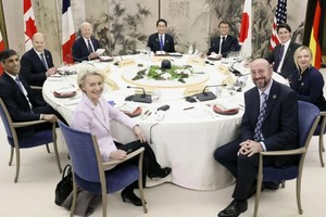 Các nhà lãnh đạo G7 tại hội nghị thượng đỉnh ở Nhật Bản ngày 19/5/2023. Ảnh: Kyodo