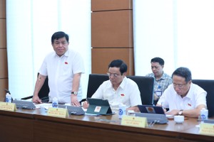 Thảo luận tình hình kinh tế, đại biểu Quốc hội lo nhất doanh nghiệp quá khó khăn 