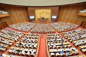 Theo nghị trình, sáng 9/6, Quốc hội sẽ nghe Bộ trưởng Bộ Tài nguyên và Môi trường trình bày báo cáo giải trình, tiếp thu, chỉnh lý Dự thảo Luật Đất đai (sửa đổi). 