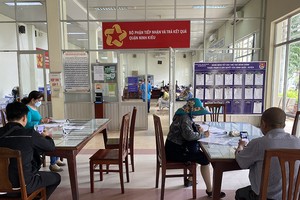 Bộ phận tiếp nhận và trả kết quả giải quyết thủ tục hành chính tại Quận trung tâm Ninh Kiều - TP. Cần Thơ hỗ trợ tích cực cho người dân và doanh nghiệp