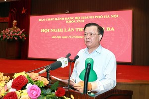 Bí thư Thành ủy Hà Nội Đinh Tiến Dũng cho biết, so với chỉ tiêu Nghị quyết Đại hội ước tính có 9/20 chỉ tiêu có khả năng đạt và vượt vào cuối nhiệm kỳ.