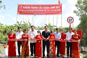 Công đoàn PV GAS phối hợp tài trợ xây dựng Cầu Kênh Lung Sậy tại ấp Tân Hiệp Lợi, xã Tân Đức, huyện Đầm Dơi, tỉnh Cà Mau