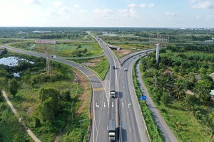 Một yêu cầu quan trọng nhằm đạt được mục tiêu tăng trưởng kinh tế là thúc đẩy giải ngân vốn đầu tư công. Ảnh: Đ.T 