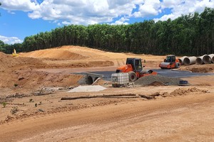 Thi công dự án cao tốc Vạn Ninh - Cam Lộ qua địa bàn tỉnh Quảng Trị.