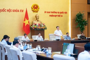 Chủ tịch Quốc hội Vương Đình Huệ tại phiên họp thứ 24 của Ủy ban Thường vụ Quốc hội.