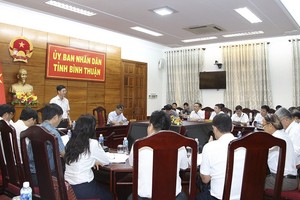 EVN và UBND tỉnh Bình Thuận bàn gỡ vướng cho các dự án truyền tải 