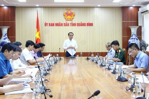 Phó chủ tịch UBND tỉnh Quảng Bình Phan Mạnh Hùng chủ trì cuộc họp. Ảnh: Đức Mến