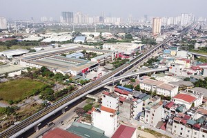 Vốn đầu tư từ Trung Quốc gia tăng mạnh những năm gần đây. Trong ảnh: Tuyến đường sắt Cát Linh - Hà Đông (Hà Nội)