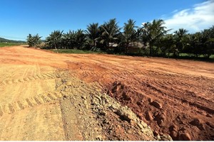 Một vị trí thi công thuộc Gói thầu 11 thuộc Dự án thành phần Hoài Nhơn - Quy Nhơn chưa được bàn giao mặt bằng.