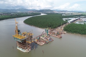 Dự án Cầu Bến Rừng đang được đẩy nhanh thi công phía bờ Quảng Ninh ngay sau khi được bàn giao mặt bằng từ đầu tháng 7/2023.