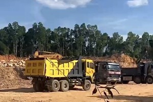 Mỏ đất ở xã Tịnh Thiện.