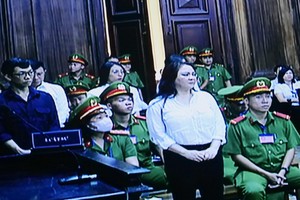 Tòa tuyên phạt bà Nguyễn Phương Hằng án 3 năm tù
