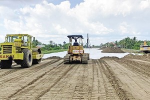 Thi công Dự án cao tốc Cao Lãnh - An Hữu, giai đoạn 1.