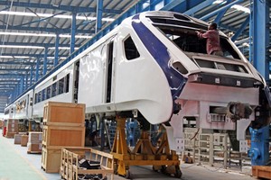 Bên trong một nhà máy sản xuất lắp ráp tàu hỏa cao tốc Vande Bharat tại thành phố Chennai, bang miền Nam Tamil Nadu, Ấn Độ (Nguồn: ANI) 