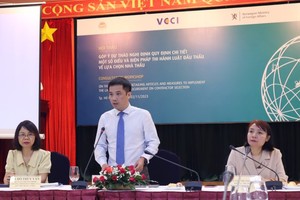 Ông Đậu Anh Tuấn, Phó tổng thư ký kiêm Trưởng Ban pháp chế VCCI phát biểu tại hội thảo 