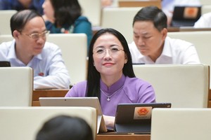 Kỳ họp thứ sáu của Quốc hội đã qua hai tuần làm việc. 