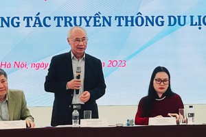 Chủ tịch Hiệp hội Du lịch Việt Nam Vũ Thế Bình phát biểu tại Tọa đàm.