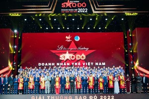 Giải thưởng Sao Đỏ - Doanh nhân trẻ Việt Nam tiêu biểu được Hội Doanh nhân trẻ Việt Nam triển khai từ năm 1999, là giải thưởng đầu tiên ở Việt Nam bình chọn và tôn vinh các gương mặt doanh nhân trẻ xuất sắc trong hoạt động sản xuất, kinh doanh.