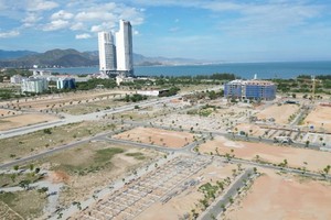 Dự án Khu đô thị biển Bình Sơn – Ninh Chữ (K2) do Công ty cổ phần Đầu tư HacomHoldings làm chủ đầu tư rộng 54,09 ha là 1 trong 8 dự án đang triển khai tại TP. Phan Rang - Tháp Chàm. Nguồn: NTV.