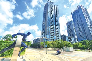 Thời điểm cuối năm, nhiều dự án cao cấp tiếp tục thu hút khách hàng mua bán. Ảnh: Lê Toàn 