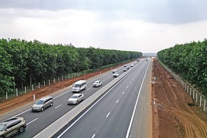 Đầu tư hệ thống đường cao tốc: Phân kỳ 'đúng và trúng'