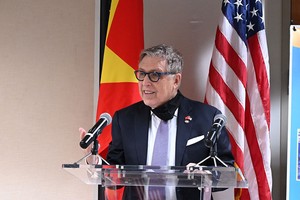 Ông Kenneth Laird Wengrod, Phó chủ tịch Phòng thương mại Los Angeles phát biểu khai mạc Hội nghị