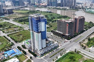 Thị trường dư thừa sản phẩm cao cấp, trong khi rất thiếu sản phẩm vừa túi tiền. Ảnh: Lê Toàn 