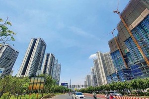 Ngân hàng tuần qua: Gỡ tín dụng bất động sản, ngân hàng kẹt bán nợ theo lô 